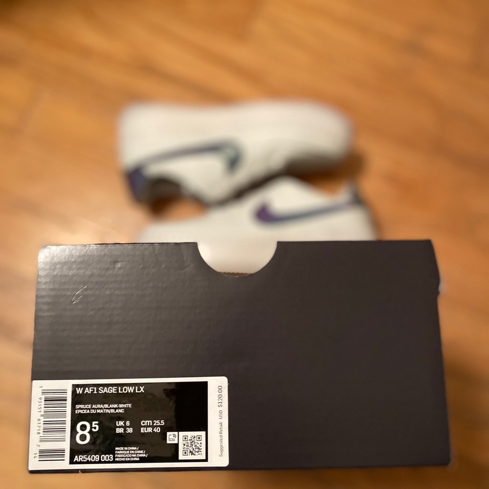 Nike Women's Air Force 1 Sage Low LX Shoe - Picture 3 of 4